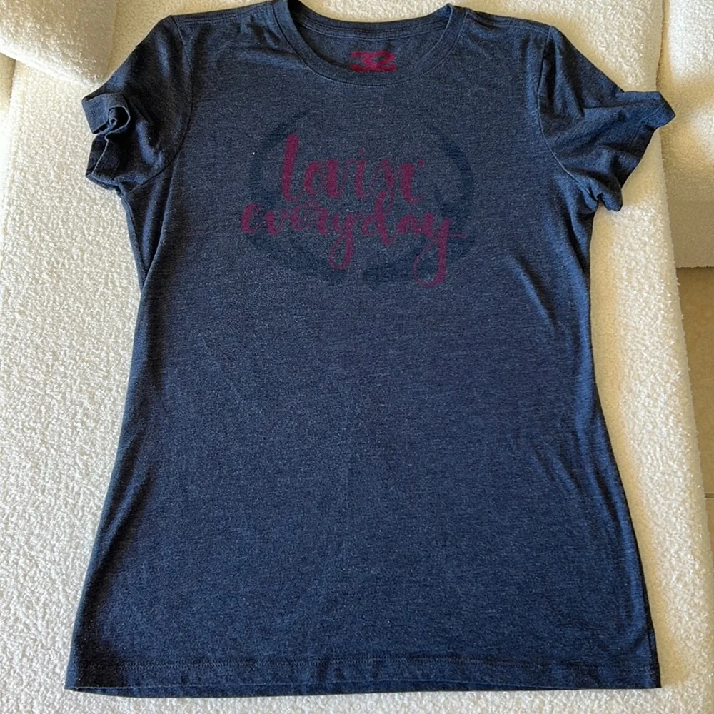 T-shirt - Picture 1 of 2